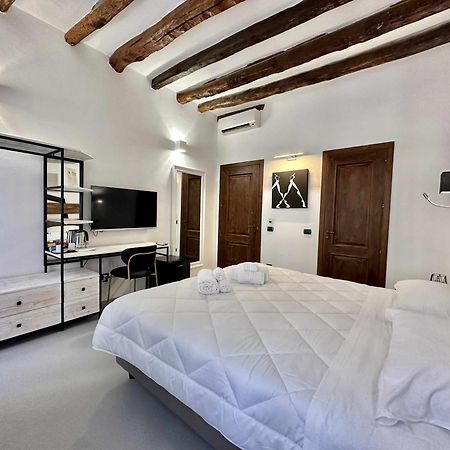 C&O Savoia Deluxe Rooms Cagliari Exterior photo